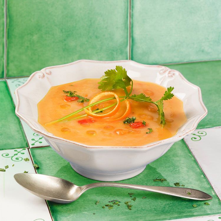 Crema aterciopelada de calabaza y tomate a la naranja