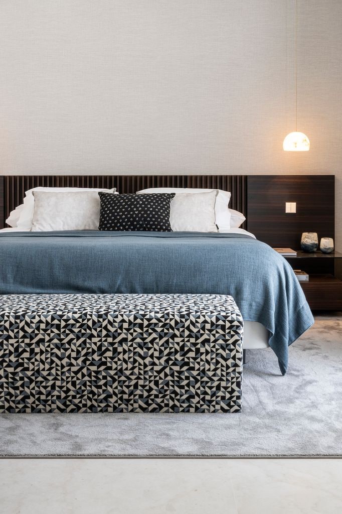 Dormitorio de imagen elegante y serena