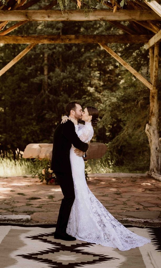 BODA LILY COLLINS