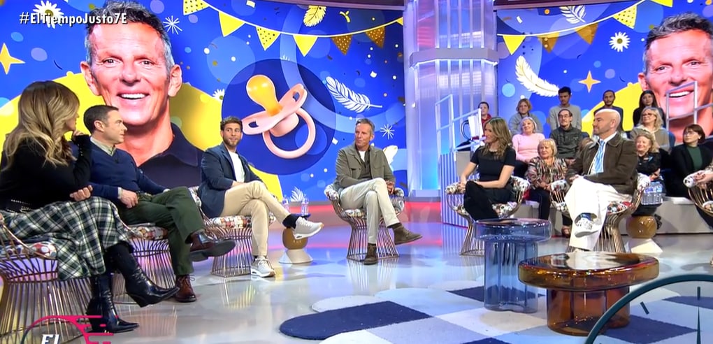 Joaquín Prat hablando de su futuro hijo con los compañeros del programa
