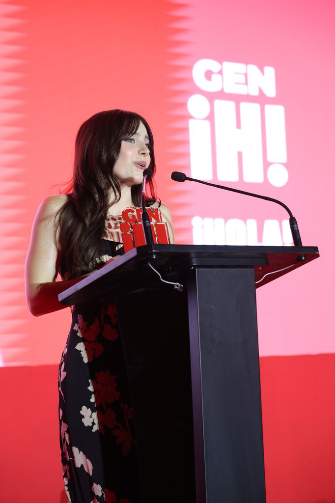 Roro dando su discurso
