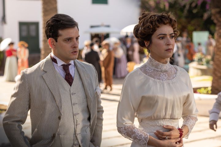Verónica Sánchez y Álex Villazán (Alma) son dos de los protagonistas de 'Las hijas de la criada'
