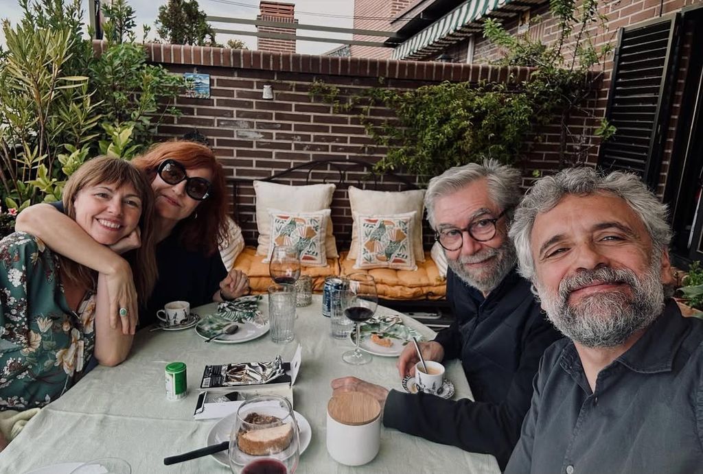 Alejandra Herranz y Pau Durà con sus grandes amigos, Elvira Lindo y Antonio Muñoz Molina
