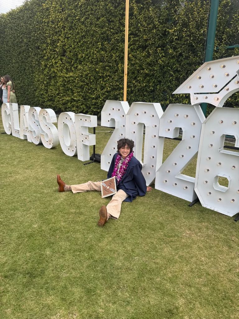 Oskar Jacob Muñiz, antes conocido como Emme, lució muy feliz el día de su graduación.
