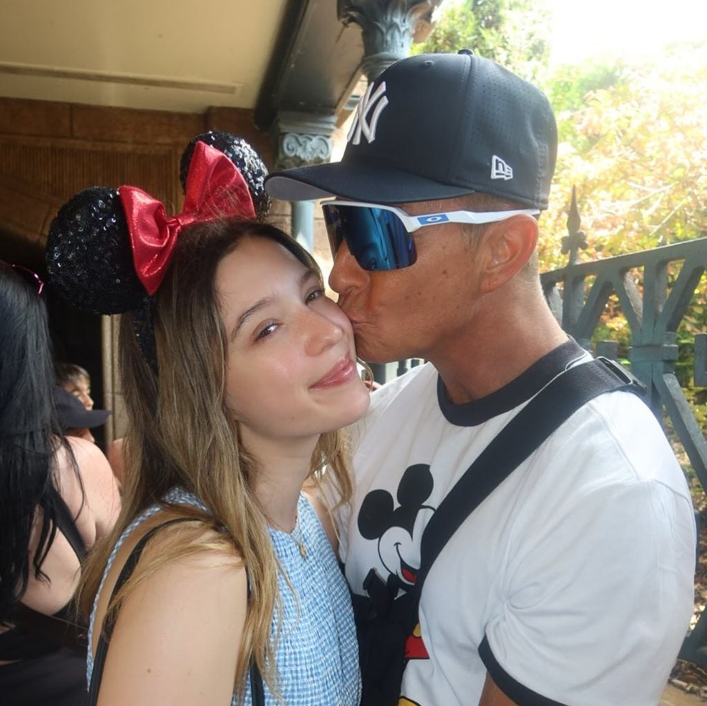 Erik Rubín se dijo orgulloso de su hija Mía