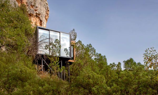 Integrado en el Valle de Guadalest (Alicante), el VIVOOD Landscape Hotels ofrece una experiencia única, donde desconectar del trepidante ritmo de vida actual.
