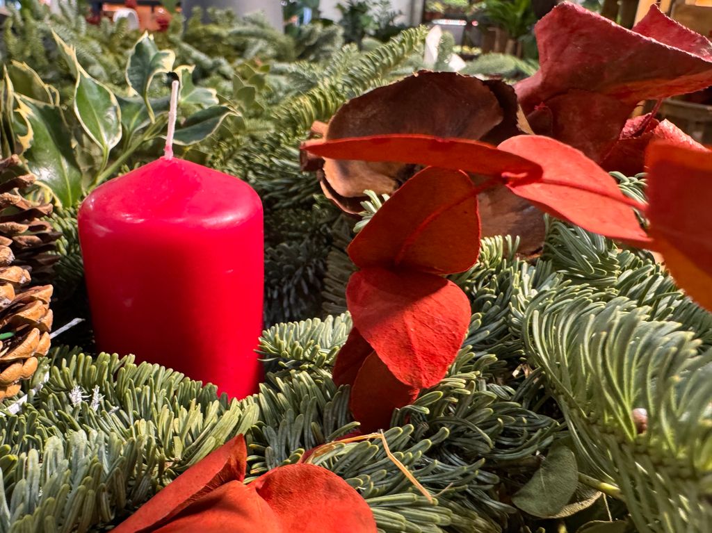 Corona navideña para el centro de la mesa