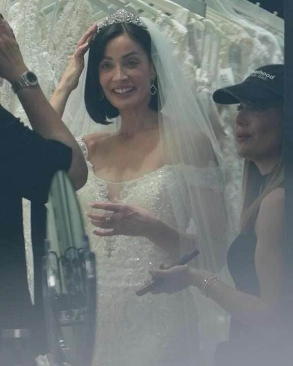 Dayanara Torres fue vista probándose vestidos de novia, lo que aumentó los rumores de boda