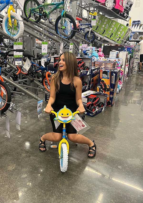 Camila Cabello feliz 