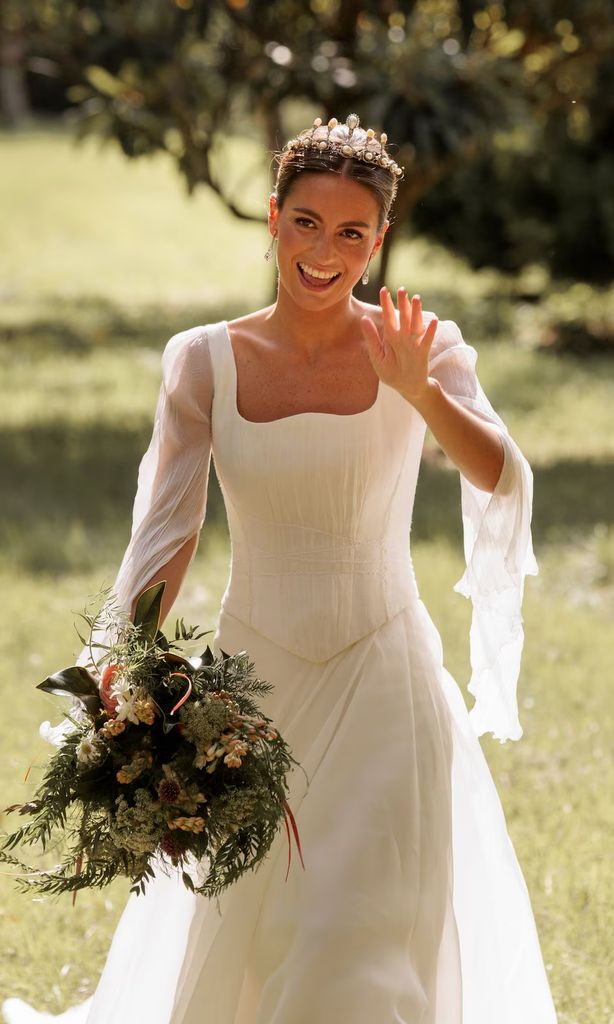 Vestidos de novia tendencia 2026 cintura a la vasca