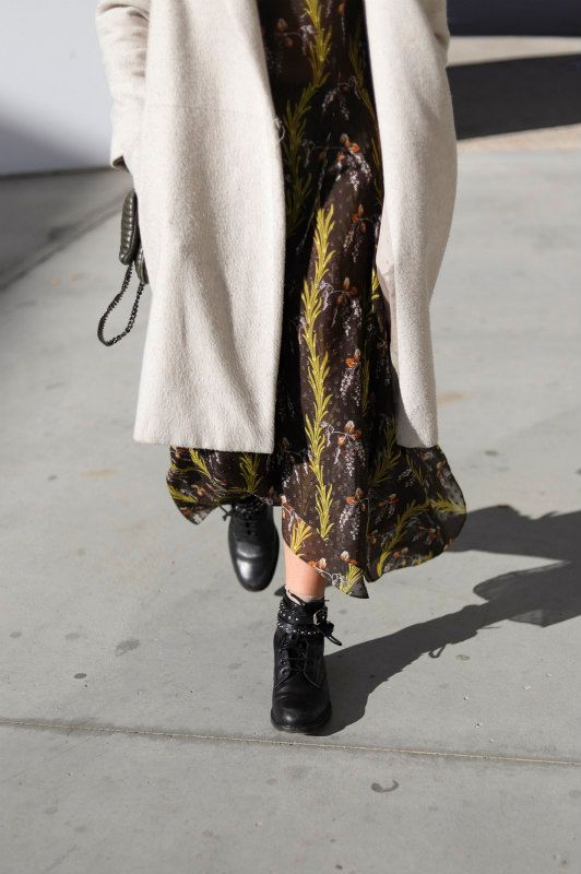 invitada desfile look