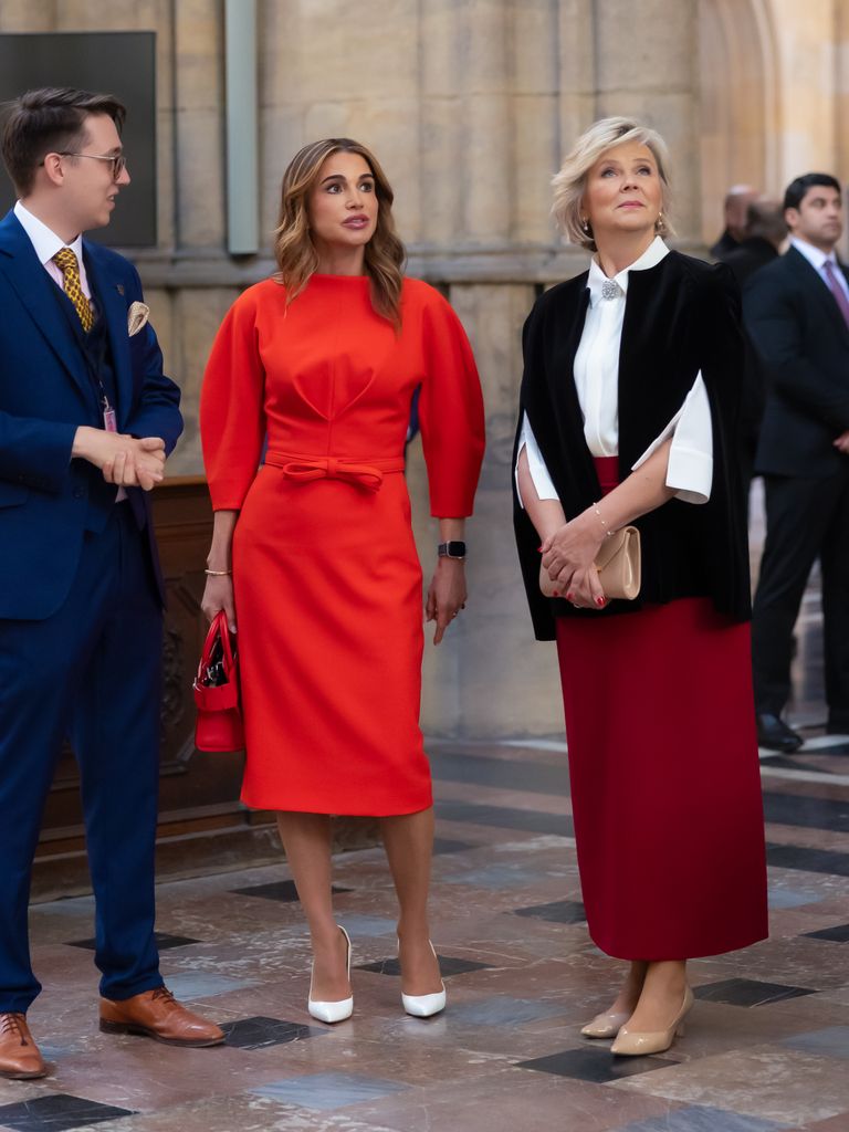 Rania de Jordania de rojo Letizia en Praga para su visita oficial país, 2026