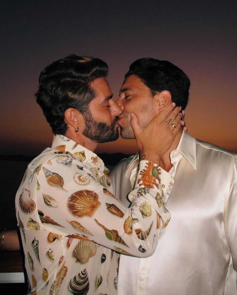 Pelayo Díaz y Gal Marom, beso en el atardecer