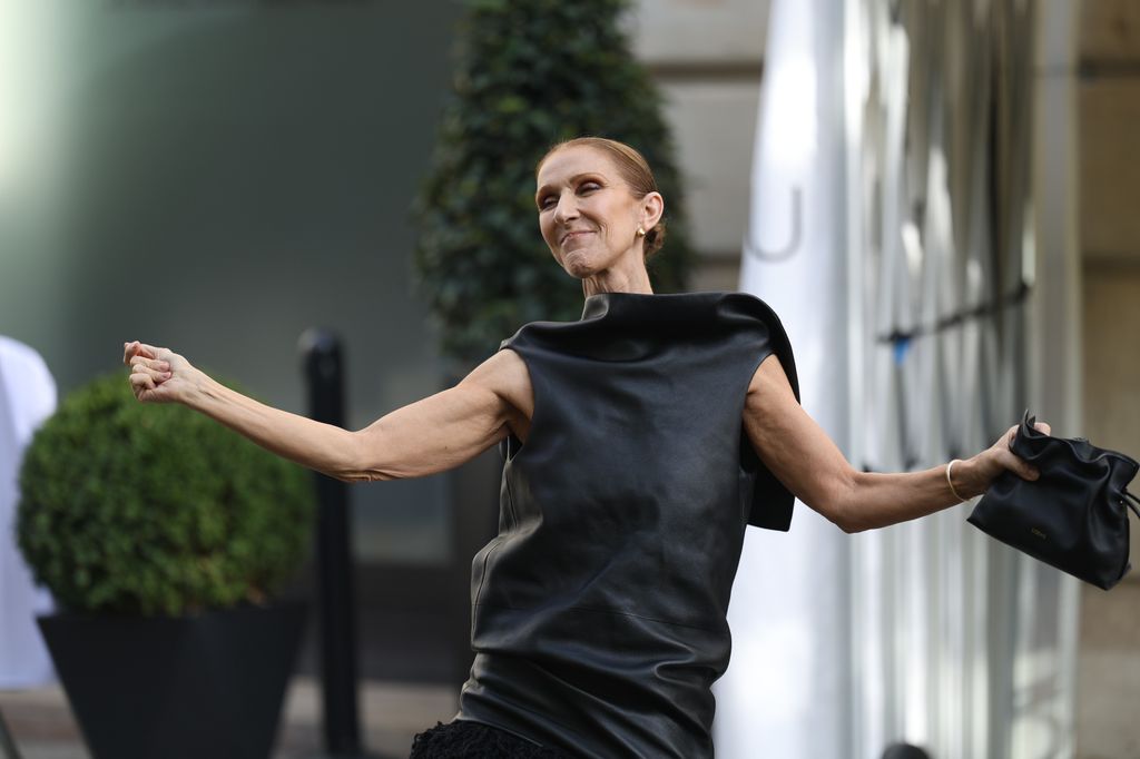 Céline Dion afronta su gran regreso en París arropada por su familia y después de años trabajando para recuperar la fuerza y volver a cantar sobre un escenario