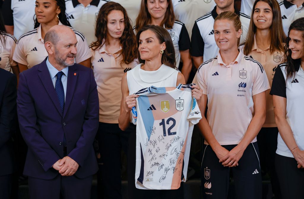 La reina Letizia recibe a la Selección Femenina de Fútbol
