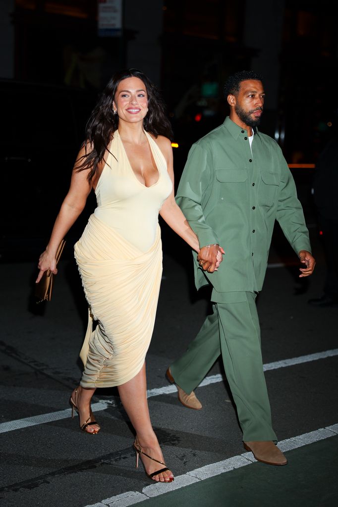 La modelo Ashley Graham y Justin Ervin en la fiesta previa a la MET Gala