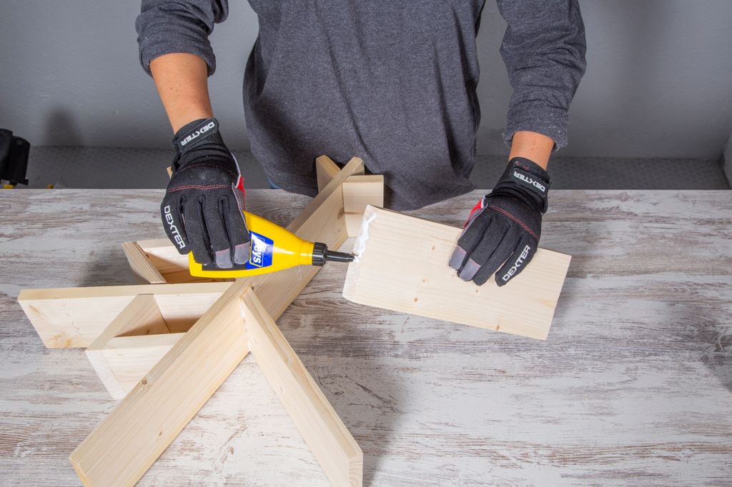 Pegar piezas de madera