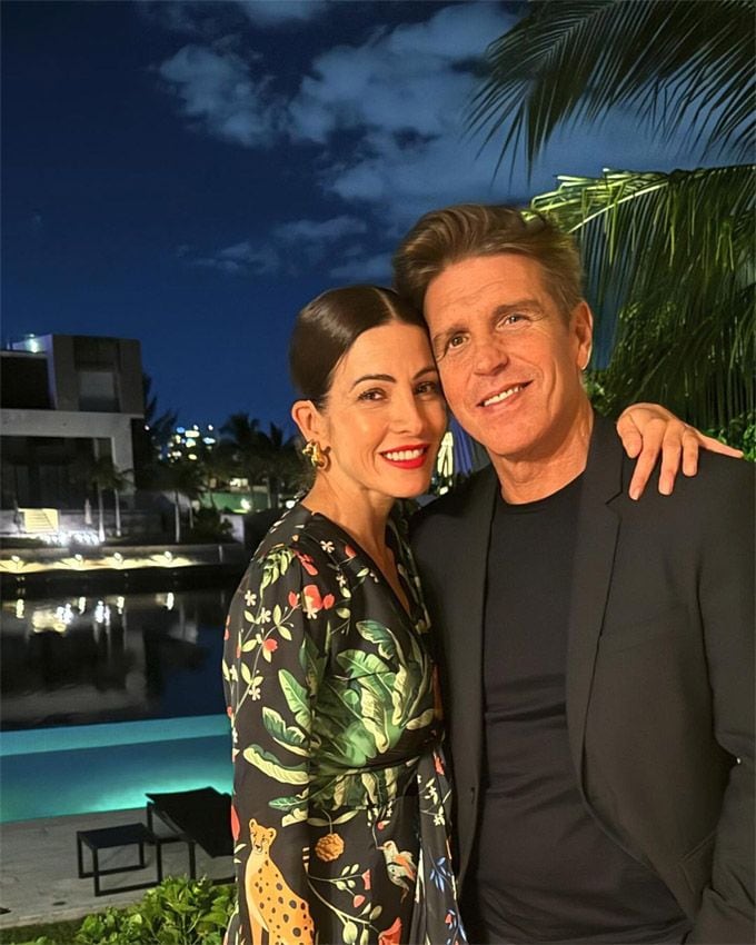 El Cordobés y Virginia Troconis dan la bienvenida al 2024 en Cancún