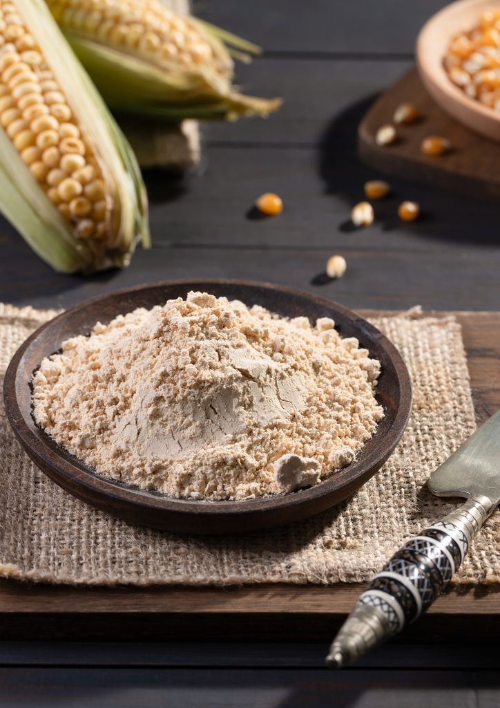 El gofio es una harina elaborada mediante el tostado y posterior molienda de granos de cereales, principalmente trigo y maíz.