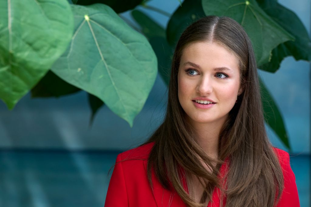 La princesa Leonor en la celebración de los diez años de reinado de su padre, Felipe VI