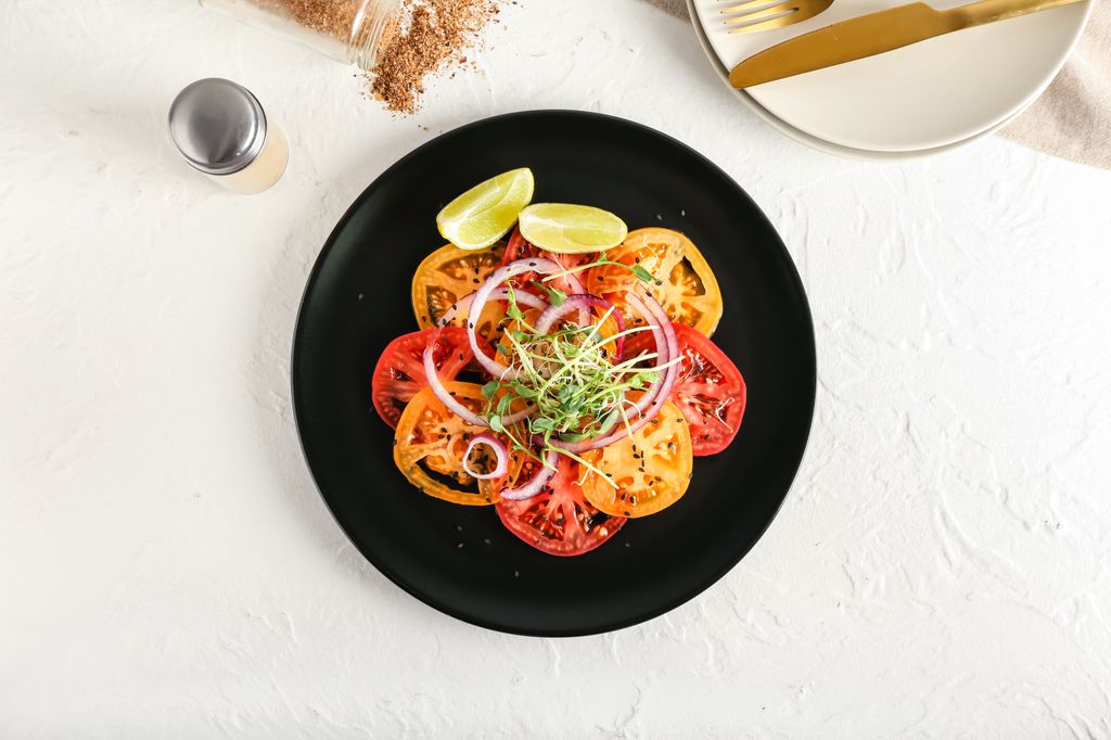 El carpaccio de tomates es uno de los platos más veraniegos.