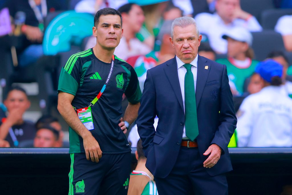 Rafael Márquez y Javier Aguirre en el partido inaugural de México contra Sudáfrica, el 11 de junio de 2026, en el Estadio Ciudad de México.