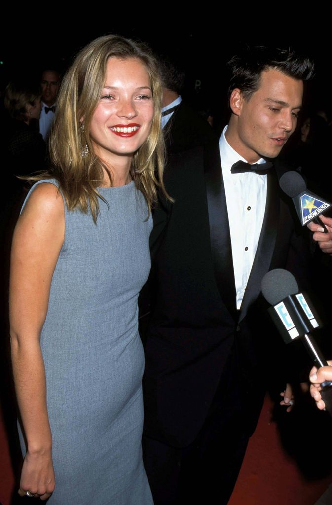 Kate Moss y Johnny Depp, otra pareja que definió la década de los 90s.