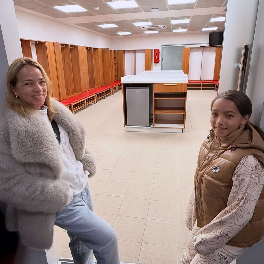 Alaïa y Adamari visitaron los vestidores del River Plate 
