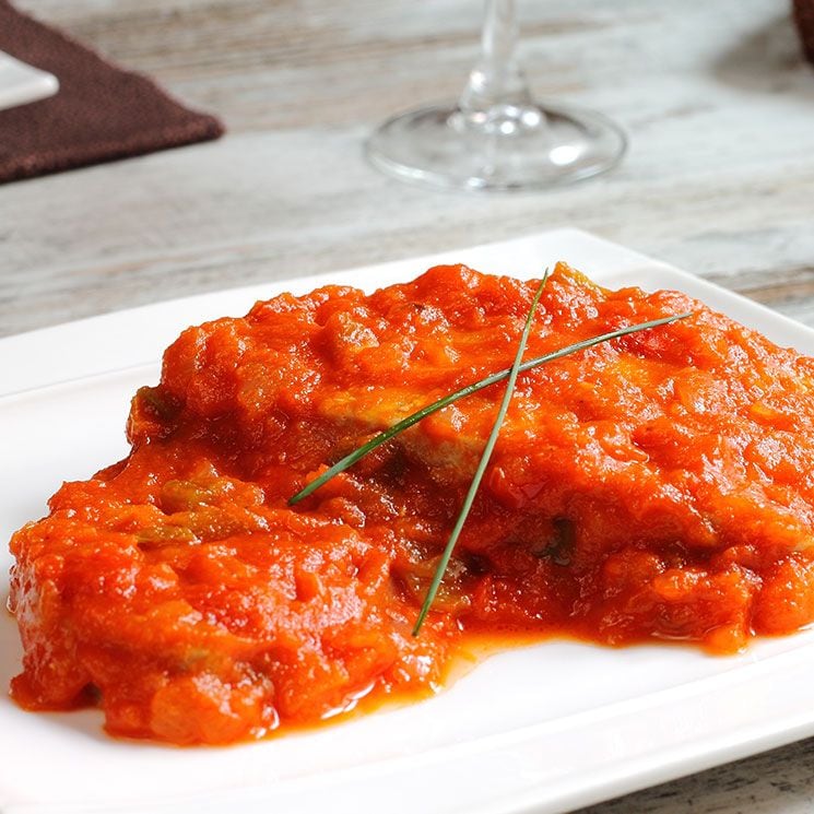Bonito con tomate