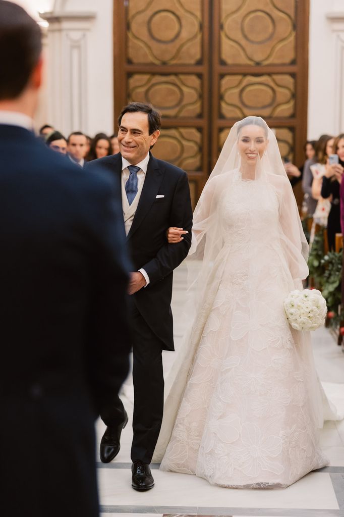 La boda de Elena con vestido de Inés Lacasa