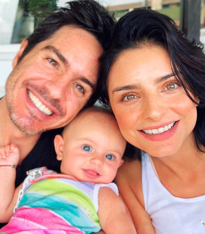 Aislinn Derbez, Mauricio Ochmann y su hija