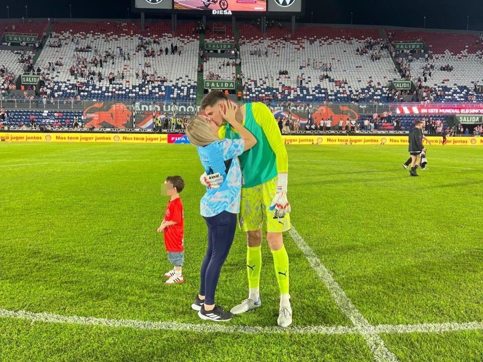 La bonita historia del portero de la selección sudamericana ha dado la vuelta al mundo antes de su duelo contra Francia en octavos de final