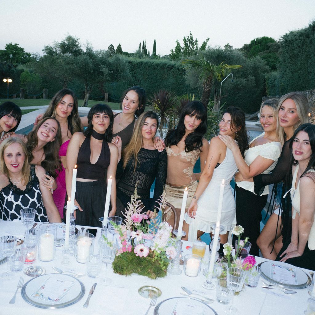 Aitana junto a sus amigas celebrando su cumpleaños