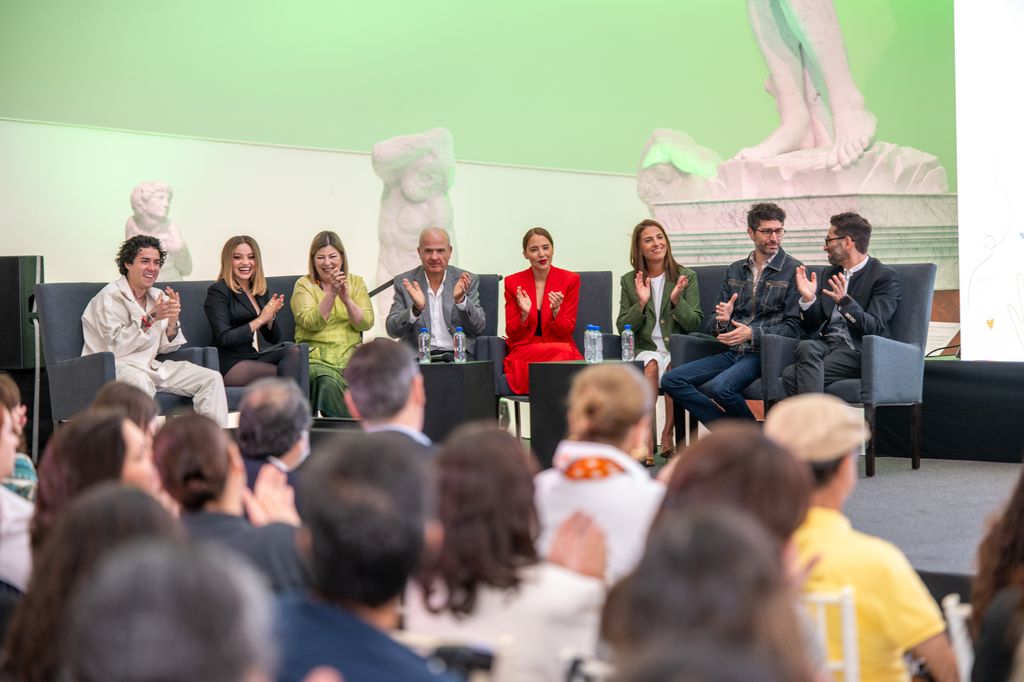 Los artistas invitados a esta causa tomaron el micrófono; los cinco aseguraron sentirse honrados por participar.