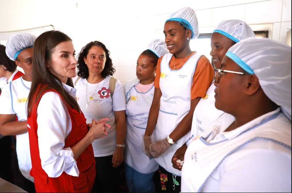 La Reina ha visitado, junto a la primera dama de la República de Cabo Verde, el proyecto  “Fazenda Esperança” en la Isla de Santiago