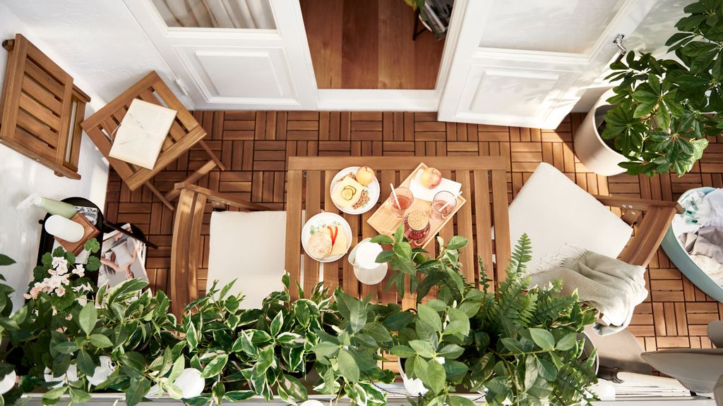 Balcón con plantas