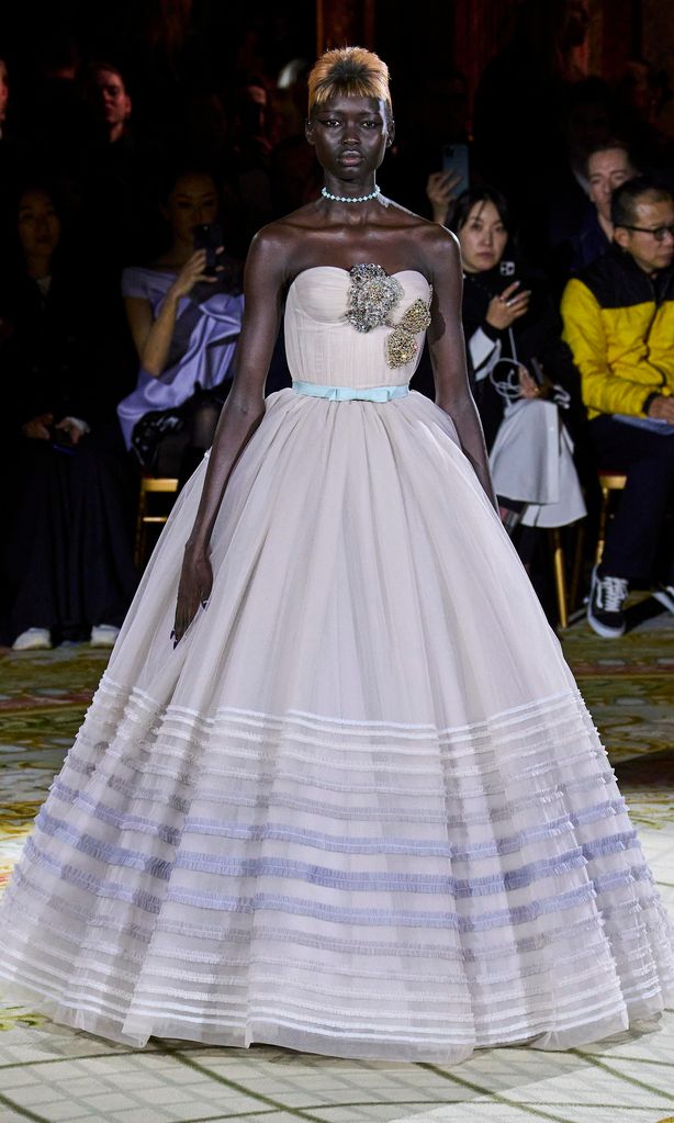 viktor amp rolf la rom ntica propuesta de su colecci n primavera verano2023