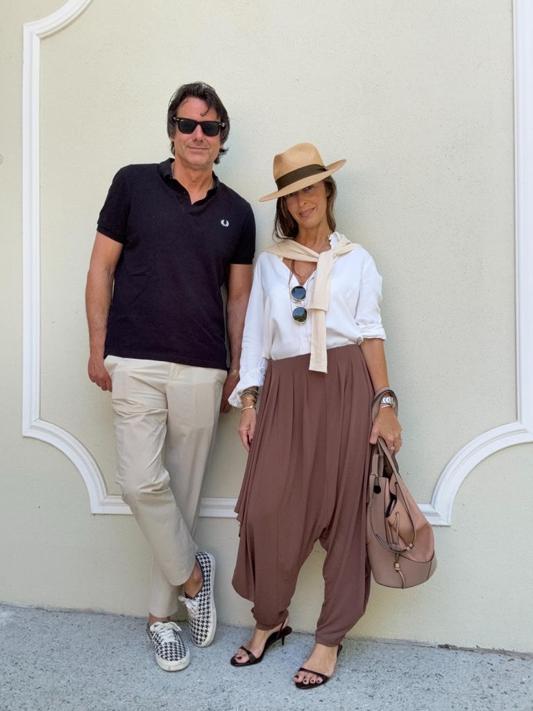Ion Aramendi y María Amores enseñando conjunto