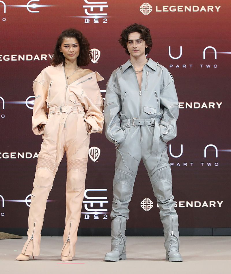 Zendaya y Timothée Chalamet en Seúl con looks a juego de Juun.J