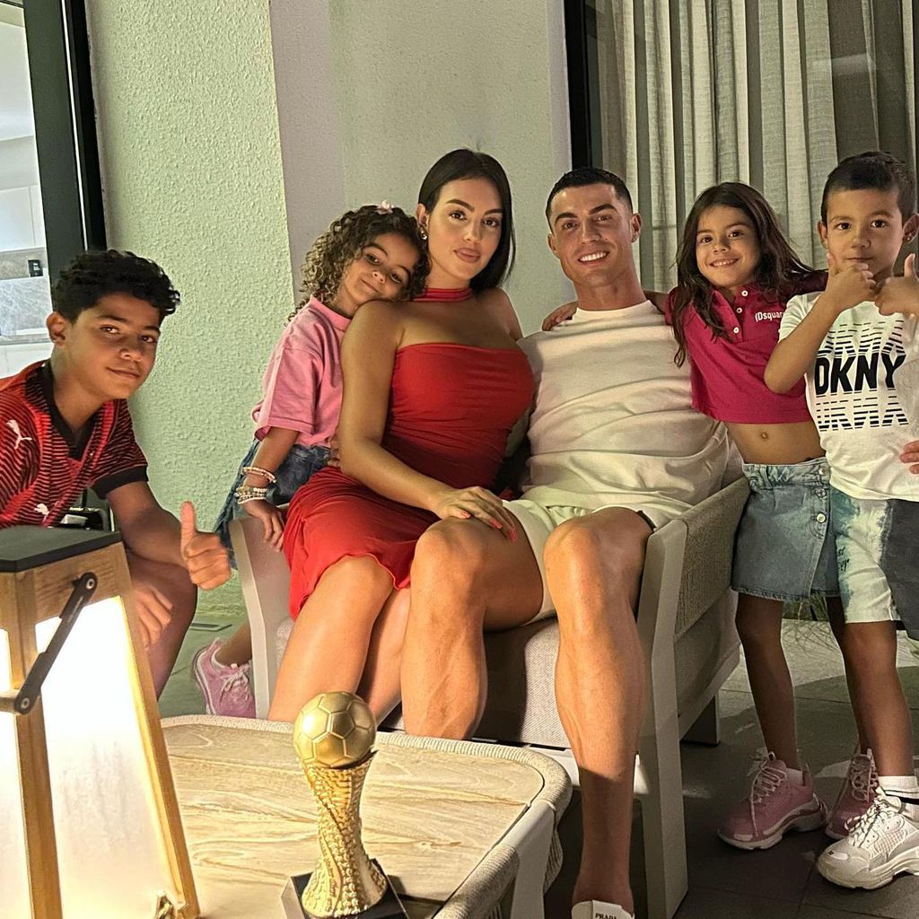 Georgina Rodríguez, Cristiano Ronaldo y sus hijos