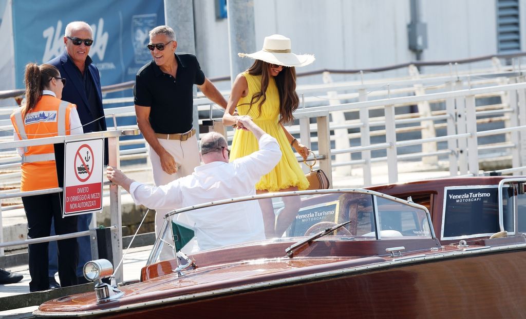 George Clooney y su esposa Amal en el Festival de Venecia el 30 de agosto de 2024