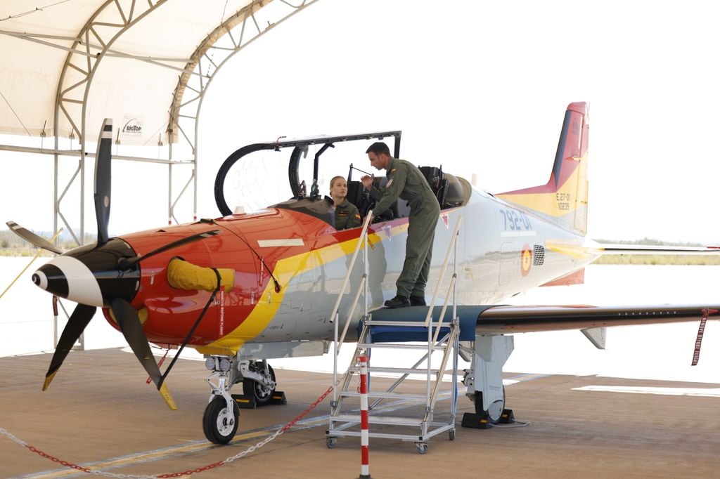 El avión de combate donde los alumnos hacen sus primeros vuelos
