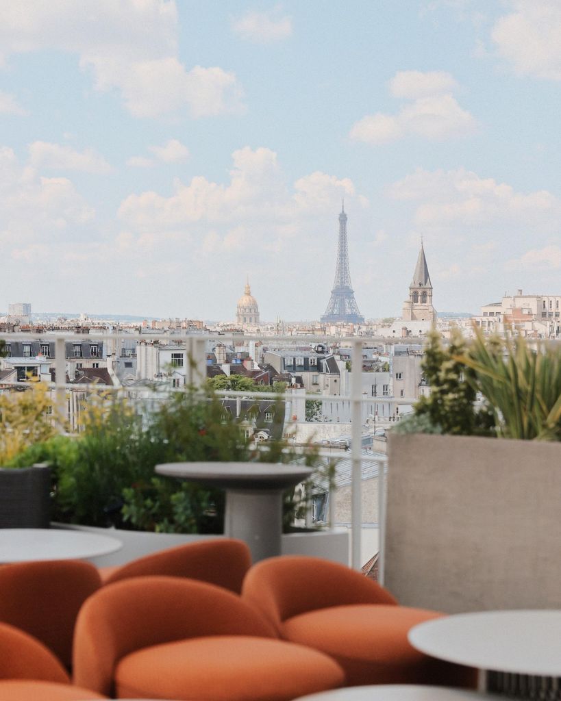 Las vistas desde la terraza del Dame des Arts en París. 
