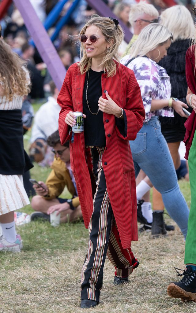 La actriz Sienna Miller en el Festival de Glastonbury 2022