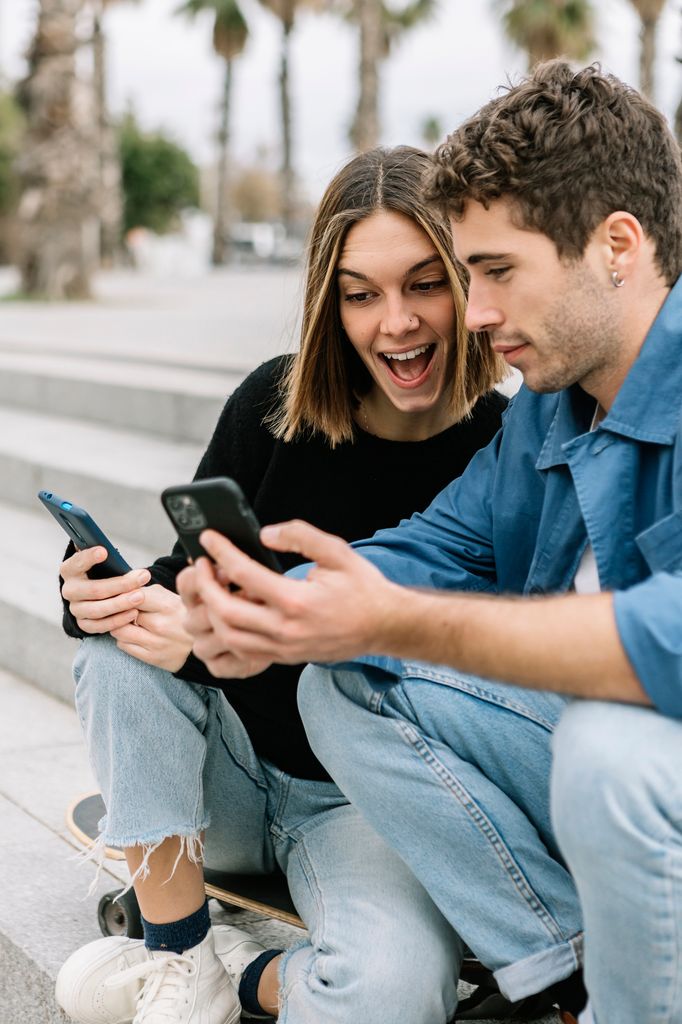 pareja telefono movil