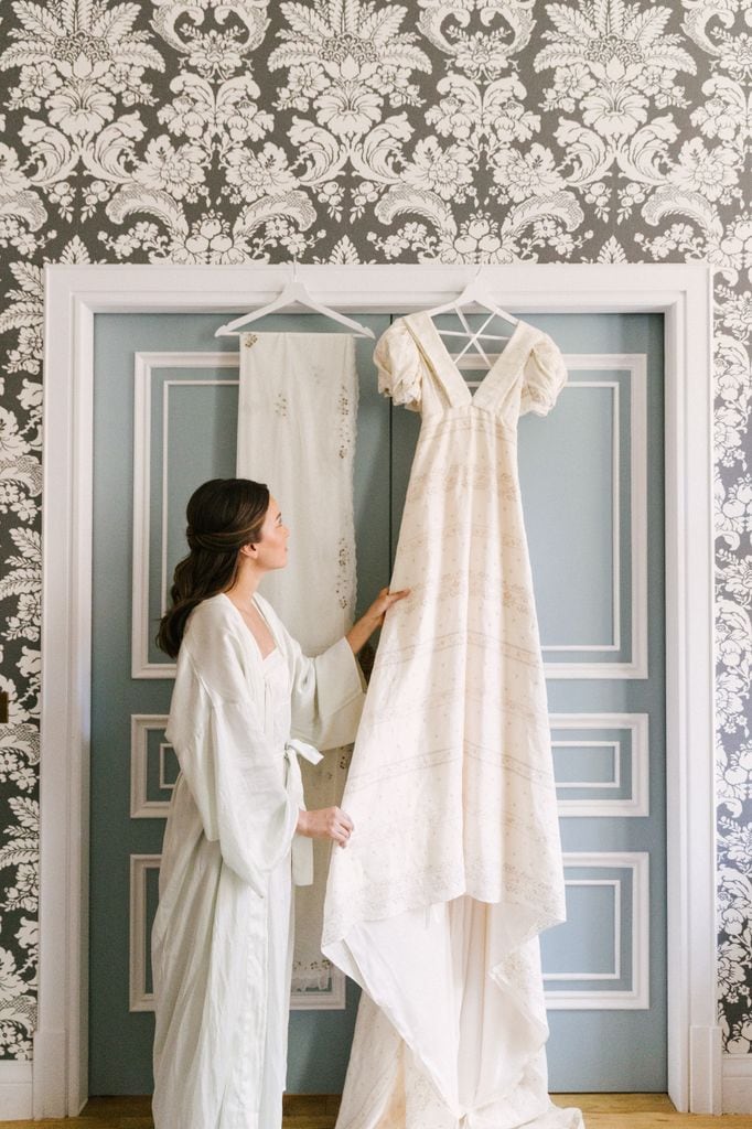 Diana con vestido de novia 'prêt-à-porter' de Alejandra Valero