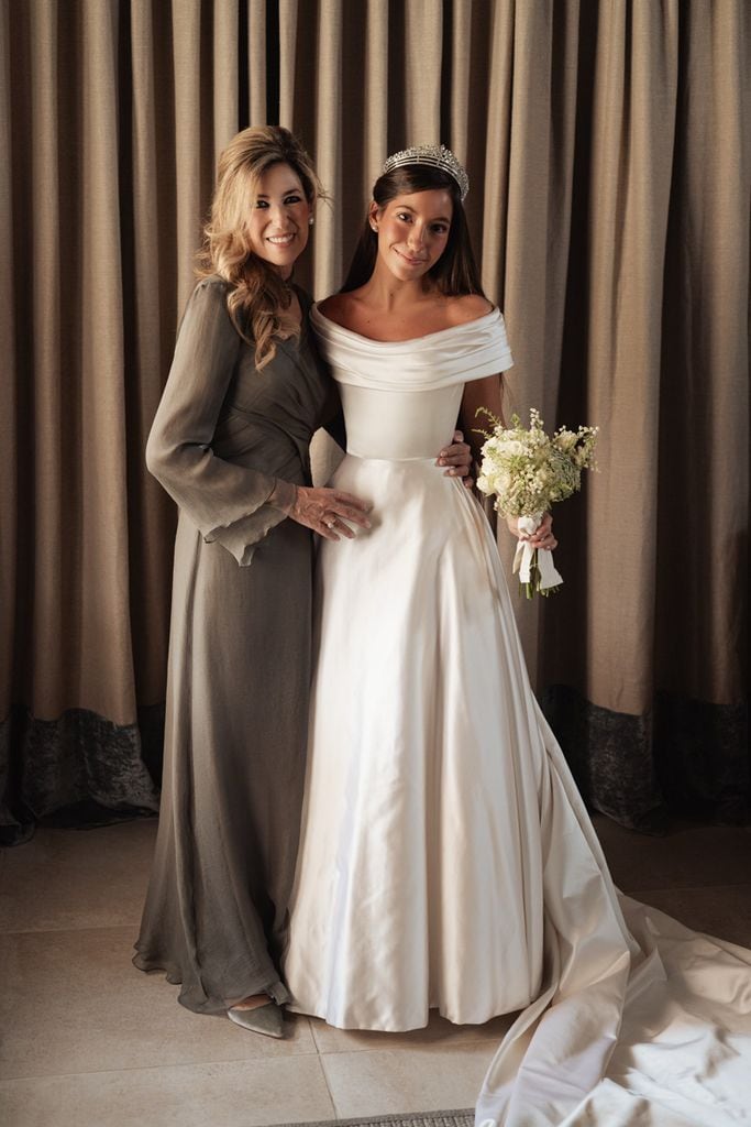 Madre de la novia con estilo Valenzuela