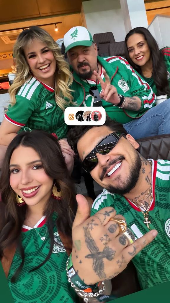 María José, Pepe Aguilar, Aneliz Álvarez, Ángela AGuilar y Christian Nodal en el Estadio Ciudad de México.
