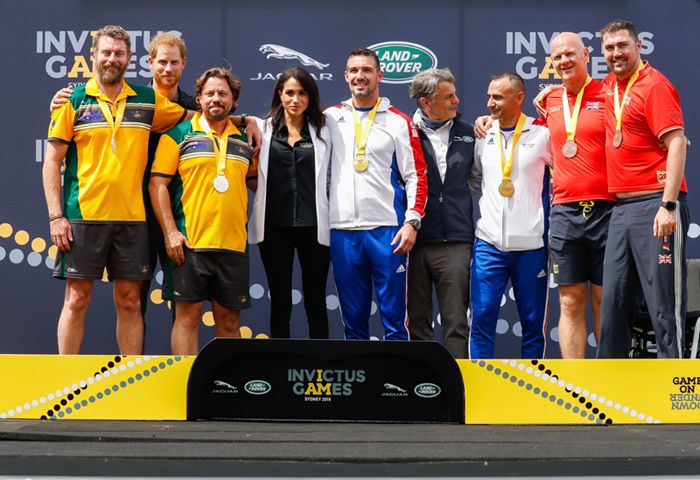 Los duques de Sussex con algunos ganadores de los Juegos Invictus de Sydney, Australia