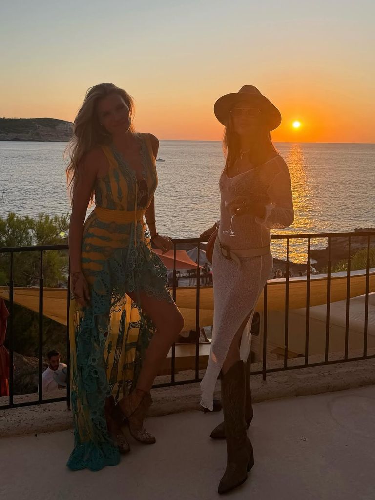Esther Cañadas y Alessandra Ambrosio en Ibiza